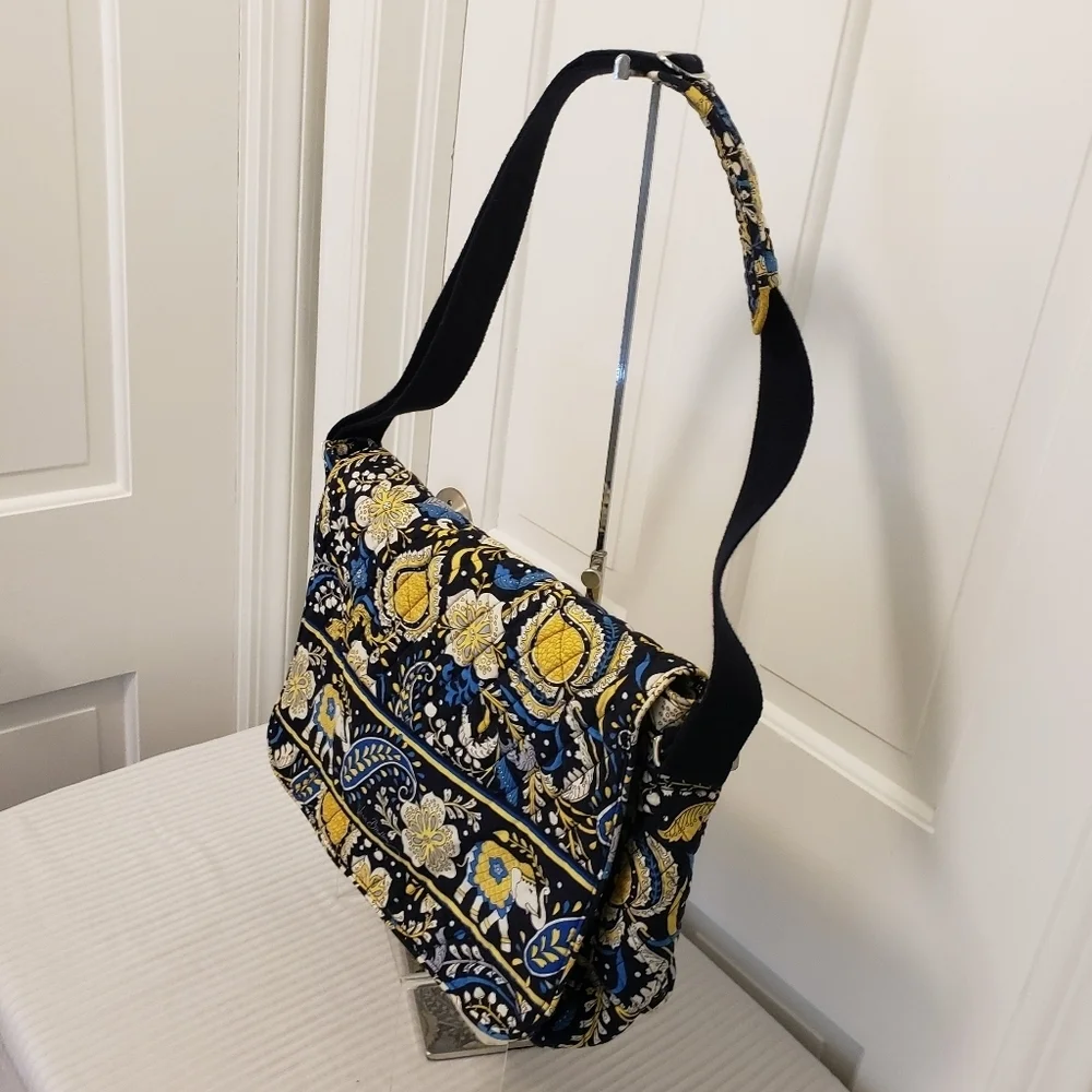 Vera Bradley Large Messenger Bag Retired Pattern 